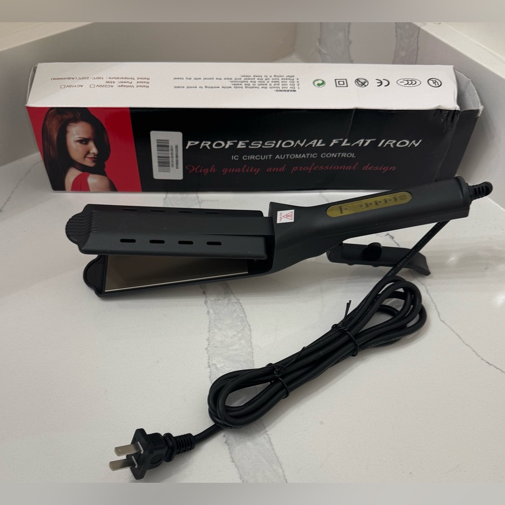PROFESSIONAL ceramic hair iron *brand new*